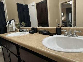 Magnolia Serenity: 2BD/1BA w/ Gym, Pool, BBQ Grill - Tupelo - 6
