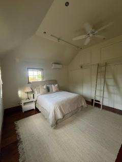 Luxurious Oceanfront Villa - Camden - 6