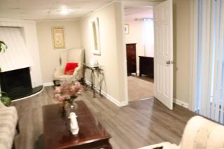 Spacious 2bdrm apartment in home 10mins to Airport - College Park - 7