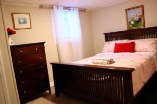 Spacious 2bdrm apartment in home 10mins to Airport - College Park - 1