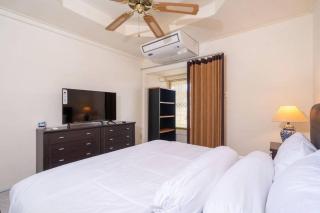 1 bed condo, No.1 location, next to Patong Beach. - Patong - 9