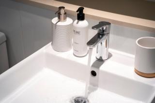 Open-Plan 2BR Unit with Parking in Prime Bondi Beach - 2