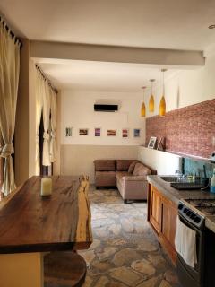 Quiet and comfy studio with jungle views - 8