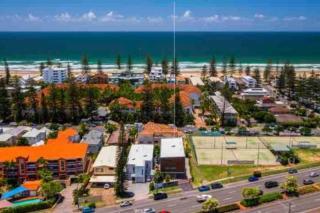 Casa De Mork - Entire 3 Storey Beach Villa - Gold Coast - 0