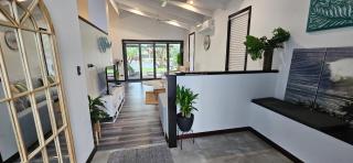 MOOLOOLABA CANAL HOME - Modern 4Bedroom with Spa, Sauna and Private Pontoon - NEW proprietor 2024 - Mooloolaba - 8