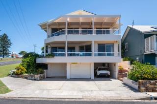 Sandrift One - Oceanstays - Yamba - 4