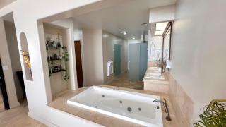 Beautiful Beach Front Condo near Downtown - Rosarito - 5