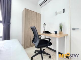 Balcony KLCC View Kampung Baru Luxurious - 3