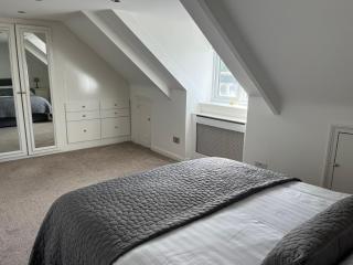 Large modern maisonette with parking - 2