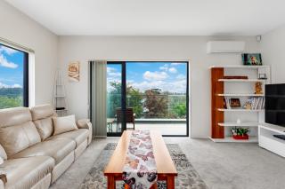 Sleek Vista Townhouse with deck and air-con - Auckland - 4