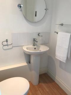 Large modern maisonette with parking - 7