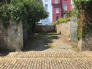 Large modern maisonette with parking - 8