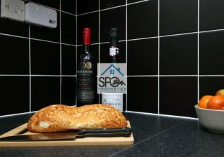 Cosy 2BR Home-Free Parking & WiFi-Near City Centre - Caerleon - 2