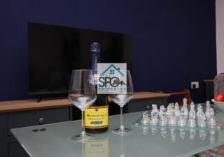 Modern 3BR Home-5 Guests-Business-Families-Netflix-Free Parking & WiFi - 5