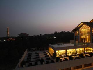 Lotus Hill Yuehai Hotel - Canton - 0