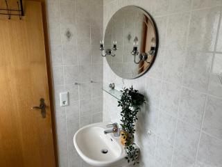 Helle Wohnung mit Wintergarten und Badewanne - 6
