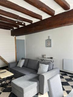 Stunning 2 bedroom townhouse in pretty village - 6