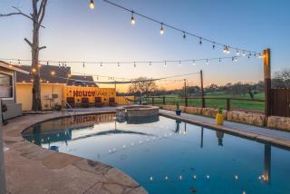 Golf Course Escape Private Pool & Games - 9
