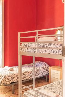 Private Rooms in Historic Building on the Square - 1