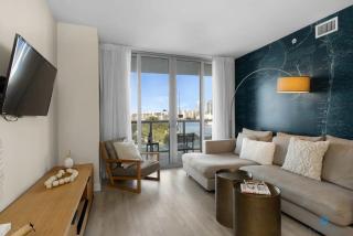 Pool - Gym - Balcony - Amazing View - Near Beach - Hallandale Beach - 8