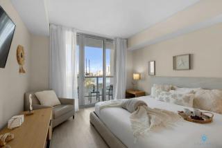 Pool - Gym - Balcony - Amazing View - Near Beach - Hallandale Beach - 6