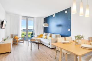 Spectacular Balcony plus Near Beach, Gym, Pool - Hallandale Beach - 3