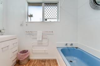 Homespun Unit with deck, air-con and parking - Auckland - 1