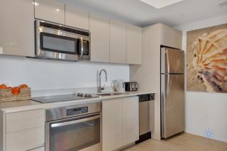 Infinite Views with Amazing Pool plus Gym, Near Beach - Hallandale Beach - 6