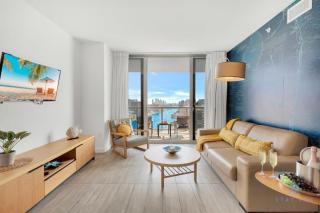 Infinite View with Balcony, Gym, Pool - Hallandale Beach - 3