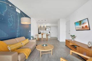 Infinite View with Balcony, Gym, Pool - Hallandale Beach - 2