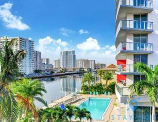 Infinite View, Balcony, Gym, Amazing Pool - Hallandale Beach - 9