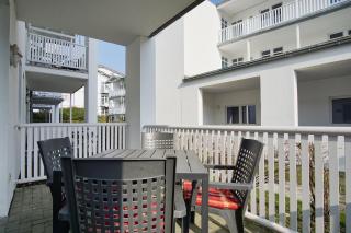 Terrasse, gratis Nutzung vom AHOI Erlebnisbad und Sauna inSellin - Villa Karola FeWo 06 - Göhren - 6
