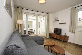 Terrasse, gratis Nutzung vom AHOI Erlebnisbad und Sauna inSellin - Villa Karola FeWo 06 - Göhren - 3