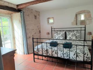 Appartement-Gîte La Cave, Le petit domaine de Touffailles with swimming pool - Touffailles - 1