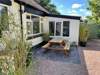 Edge view, outdoor adventure focused cottage, sleeps 8 - 8