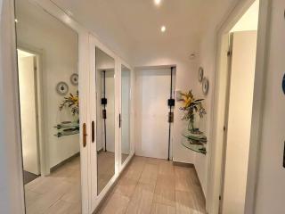Le Colony - Cannes - 1