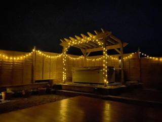 Secluded Luxury Pod with Hot Tub - 5