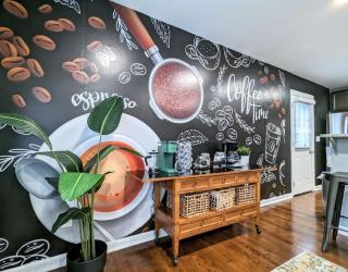 Spacious home with work space, firepit, BBQ grill - Charlotte - 0