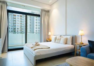 Breezy Dubai Evenings Chic Studio in MYKA, IMPZ - 5