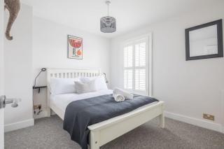 Beautiful 2 Bed Home Close to City Centre - 2