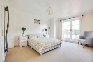 Modern 5 Bedroom House with Free Parking. Only 30 mins to Bond Street - Stanmore - 2