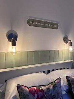 The Little Coastal Hideaway with Stunning Sea Views and Garden - 9