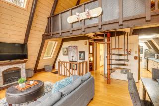 A-Frame Cabin with Hot Tub 1 Mi to Beech Mountain! - Beech Mountain - 5