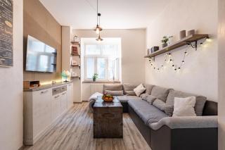Charming Flat, Steps from Castle - Historic Part - Bratislava - 9
