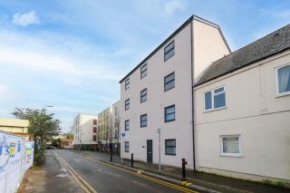 Benjamin Suite by Koya Homes - 3 Double Bedroom Apartment, Cardiff City Centre, Free Parking - Cardiff - 8