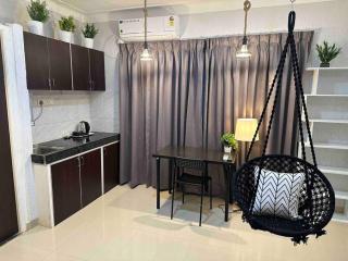 The Swing: Private Studio Room in Koregaon Park - Pune - 6