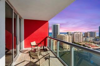Infinite View - Balcony - Pool - Gym - Near Beach - Hallandale Beach - 8