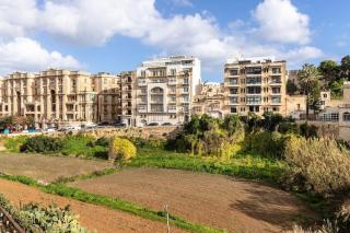 Cozy 3BD Seaside Apartment! WiFi and Great Location! - Tal-Għoqod - 3