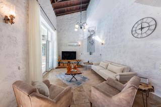 Tam Korunaklı Villa Kaputaş 4 - Bezirgân - 1