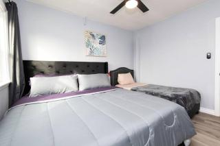 Lovely 3bedroom condo with free parking on premise - 4